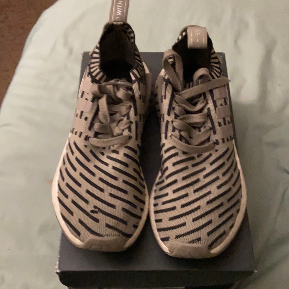 Nmd_r2 pk size 8